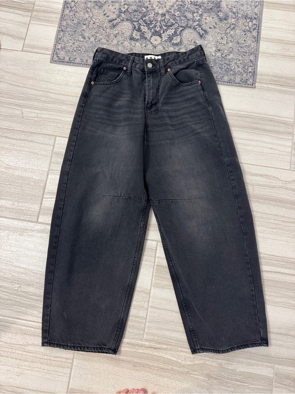 S.O.N.G High-Waist Relaxed Black Denim Barrel Jeans - Size 29 - Picture 2 of 11